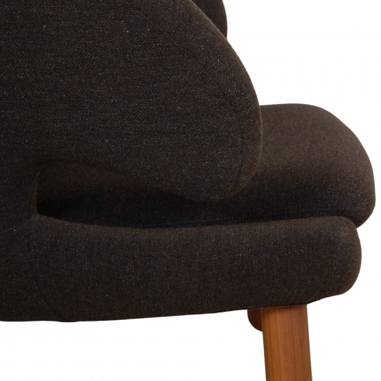 Finn Juhl Pelikan chair in dark grey Hallingdal fabric