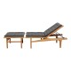 Hans J Wegner Ge-01 Daybed with a black leather ottoman