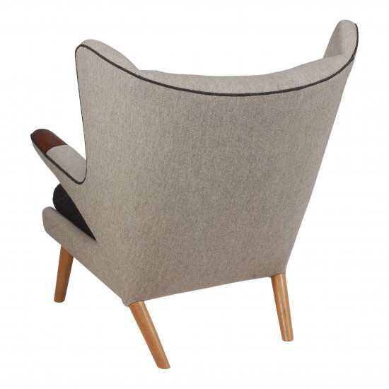 Hans J Wegner Papa Bear chair with grey and black hallingdal fabric 