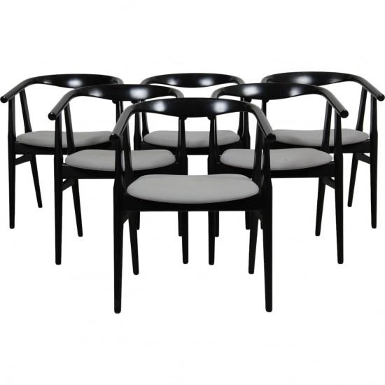 Set of 6 Hans Wegner Ge-525 chairs