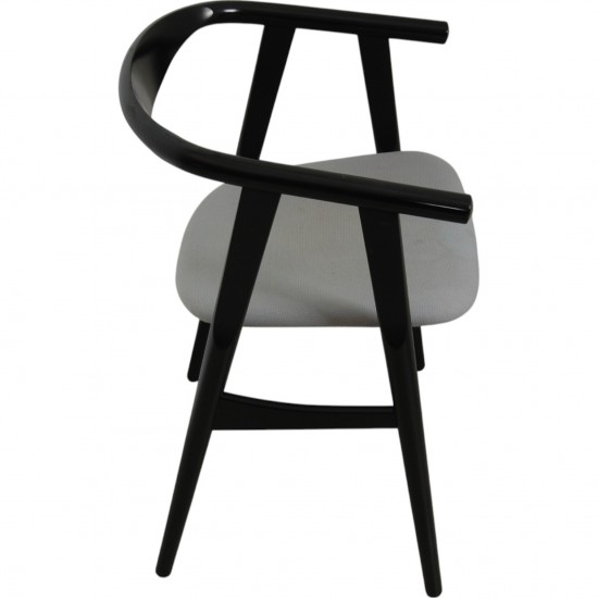 Set of 6 Hans Wegner Ge-525 chairs