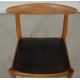 Set Hans Wegner W1 dining chairs in oak and black leather (8)