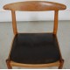 Set Hans Wegner W1 dining chairs in oak and black leather (8)