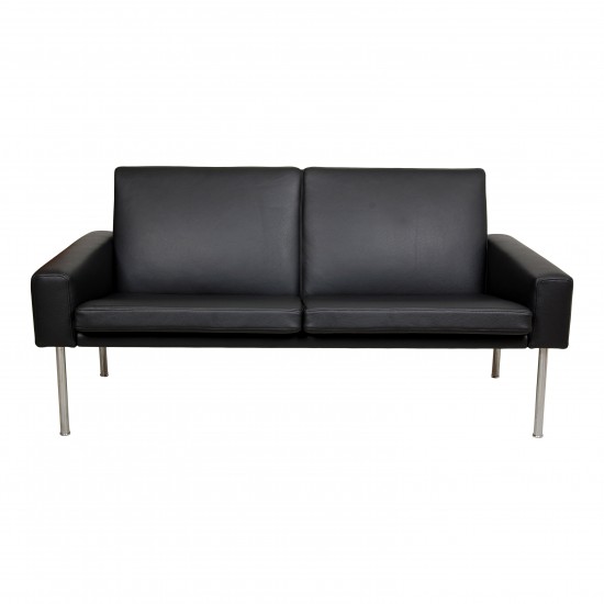 Hans Wegner 2.pers Airport sofa reupholstered with black bizon leather