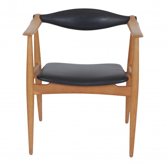 Hans J Wegner CH-34 oak and black leather chair