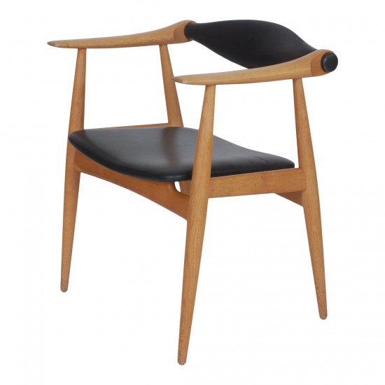 Hans J Wegner CH-34 oak and black leather chair