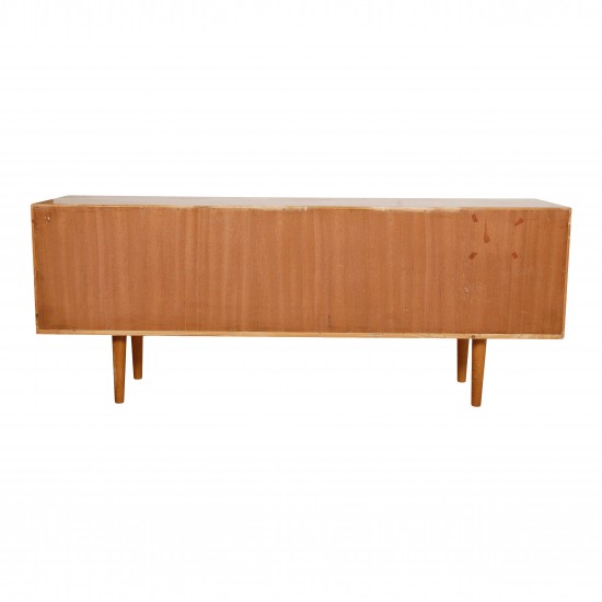 Hans Wegner Skænk RY-25 af egetræ Hans Wegner Skænk RY-25 af egetræ