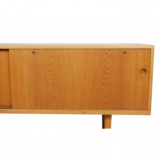 Hans Wegner Skænk RY-25 af egetræ Hans Wegner Skænk RY-25 af egetræ
