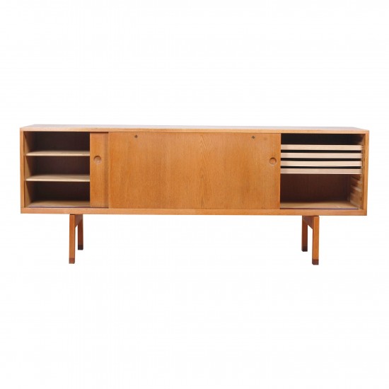 Hans J Wegner RY-26 oak wood sideboard