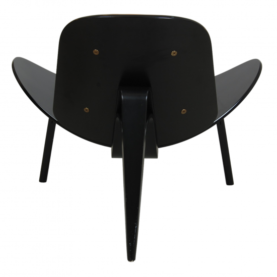 Hans Wegner CH07 Shell chair med sort skal, og cognac læder