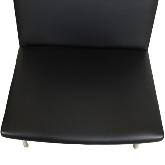 Hans Wegner AP-40 lænestole i sort læder