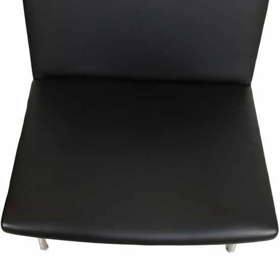 Hans Wegner AP-40 lounge chair in black leather