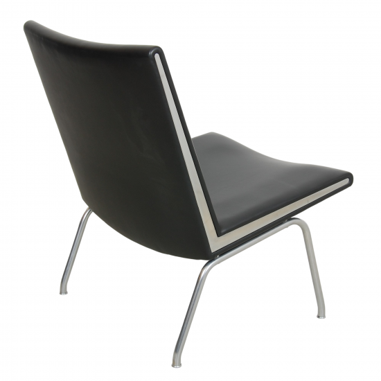 Hans Wegner AP-40 lounge chair in black leather