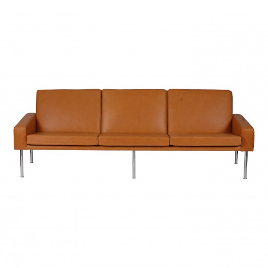 Upholstery of Hans J Wegner 3-seater airport sofa with leather