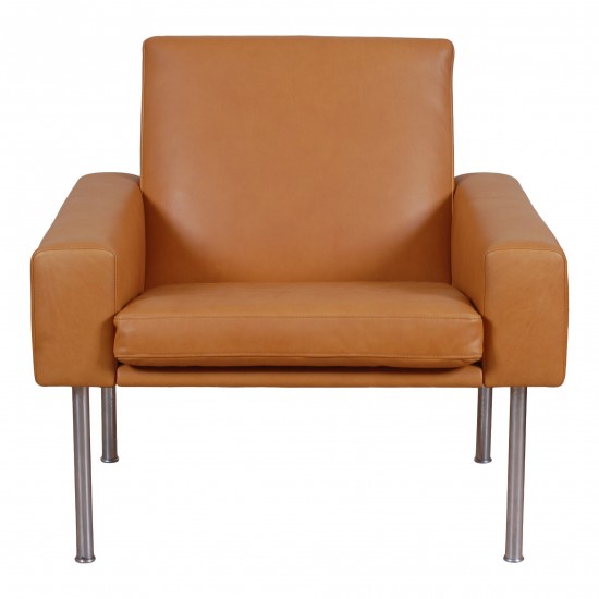 Upholstery of Hans J Wegner airport chair with leather
