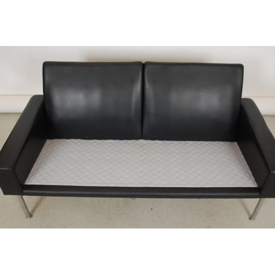 Hans Wegner 2.seater GE-34/2 sofa in patinated black leather