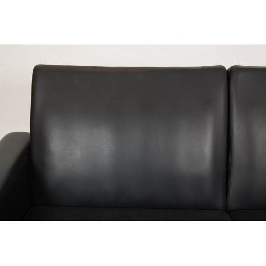 Hans Wegner 2.seater GE-34/2 sofa in patinated black leather