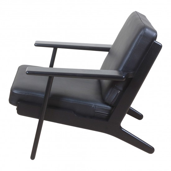 Hans J Wegner Ge-290 chair newly upholstered with black bison leather