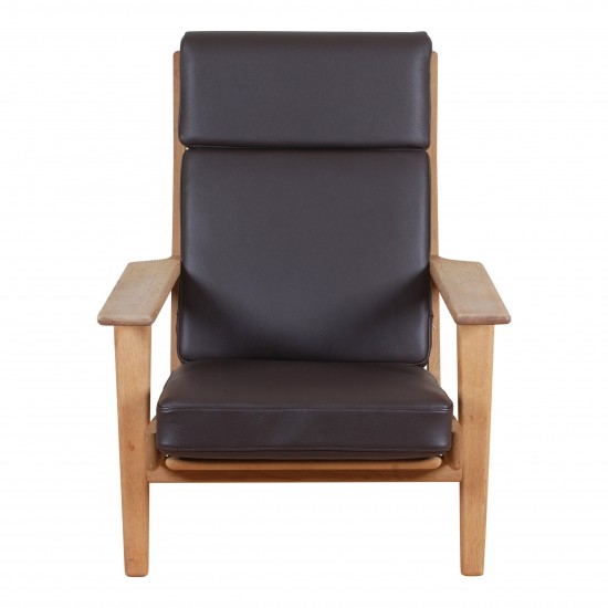 Hans J Wegner Ge-290a chair newly upholstered with brown bison leather