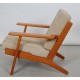 Hans Wegner GE-290 Lounge chair of lacquered nut wood, and beige fabric