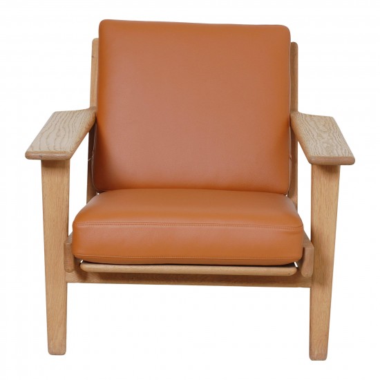 Hans J Wegner GE-290 chair with newly upholstered cognac bison cushions