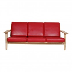 Hans J Wegner 3-personers sofa med stel af egetræ og rødt læder Hans J Wegner 3-personers sofa med stel af egetræ og rødt læder