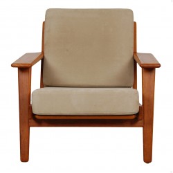 Hans Wegner GE-290 lænestol af valnød og beige stof