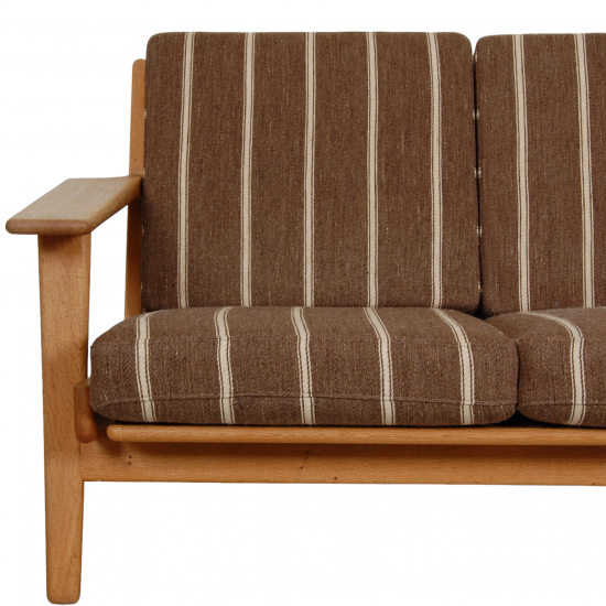 Hans Wegner Ge-290/3 seater sofa in hestedækken fabric