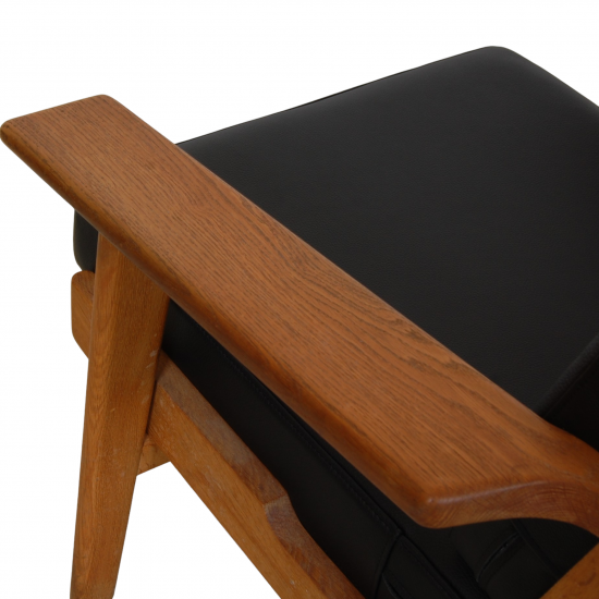 Hans Wegner GE-290a lounge chair reupholstered in black Bizon leather