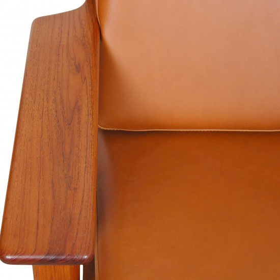 Hans Wegner Ge-290 armchair of teak and walnut aniline leather