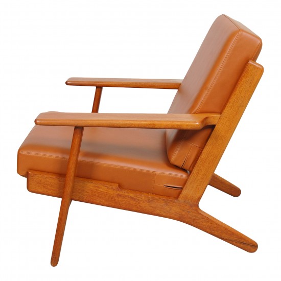 Hans Wegner Ge-290 armchair of teak and walnut aniline leather