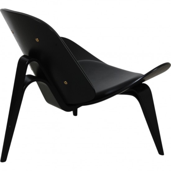 Hans Wegner black CH-07 Shell chair
