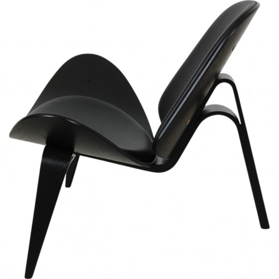 Hans Wegner black CH-07 Shell chair