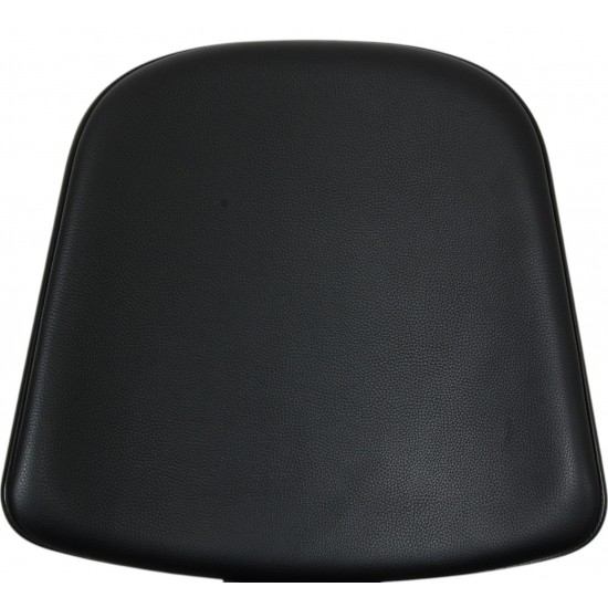 Hans Wegner black CH-07 Shell chair