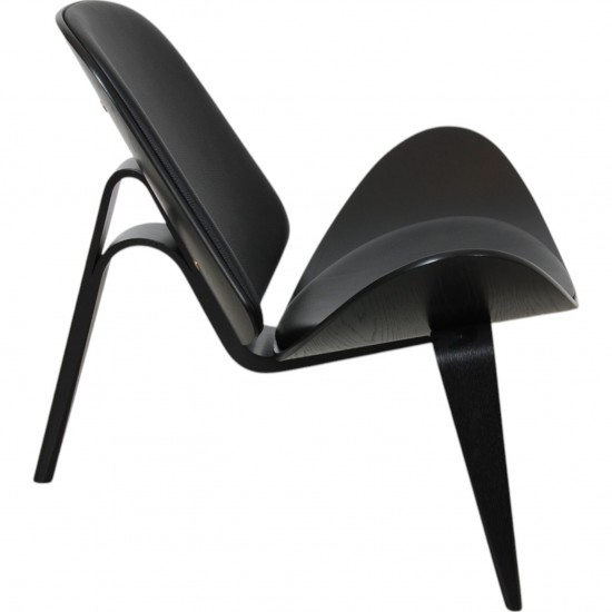 Hans Wegner black CH-07 Shell chair