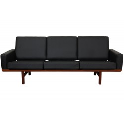 Hans Wegner 3-personers GE-236 sofa i valnød
