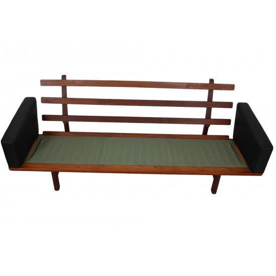 Hans Wegner 3.seater GE-236 sofa in walnut