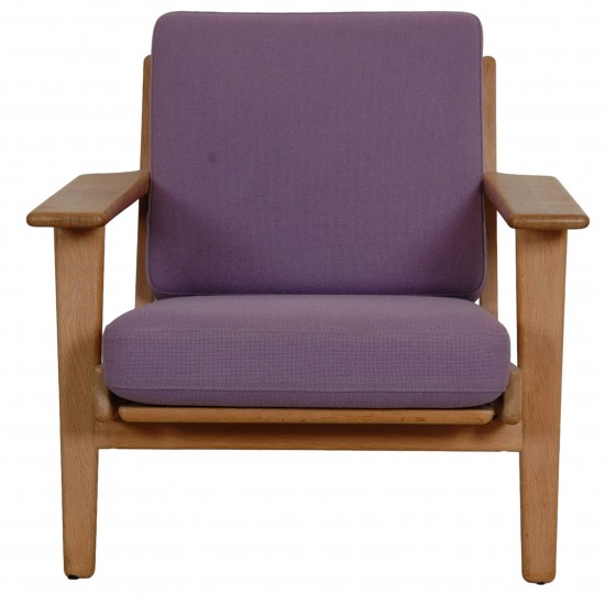 Hans Wegner GE-290 lænestol i lilla stof