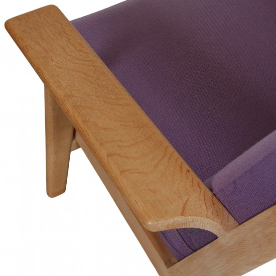 Hans Wegner GE-290 lænestol i lilla stof