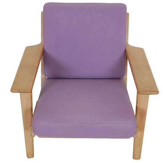 Hans Wegner GE-290 lænestol i lilla stof