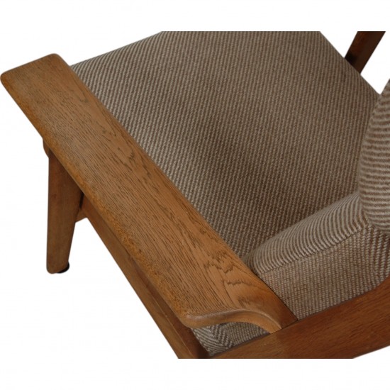Hans Wegner GE-290a lounge chair in oak