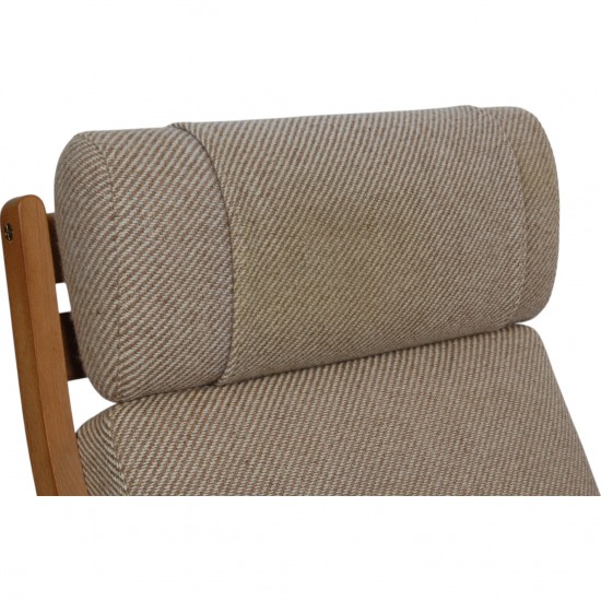 Hans Wegner GE-290a lounge chair in oak