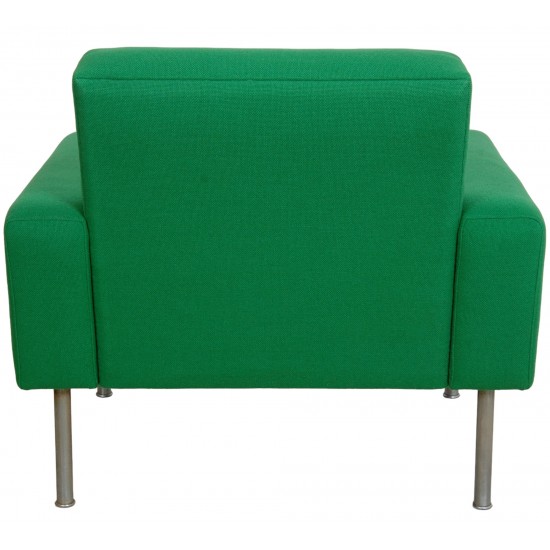 Hans Wegner lounge chair GE-34 in green fabric