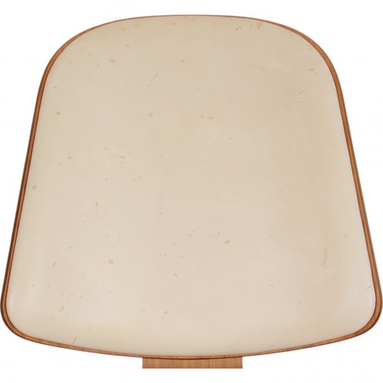 Hans Wegner CH07 Shell chair i valnød