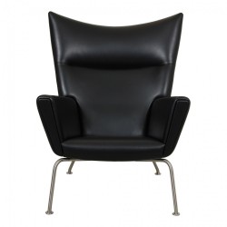 Ombetrækning af Hans Wegner Wing chair i læder