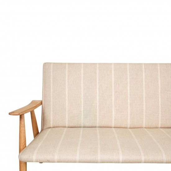 Hans J. Wegner GE-260/2 sofa i beige stof og egetræ