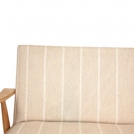 Hans J. Wegner GE-260/2 sofa i beige stof og egetræ