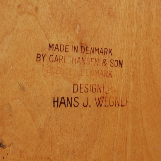 Sæt af to Hans Wegner savbukkestole af eg (2)