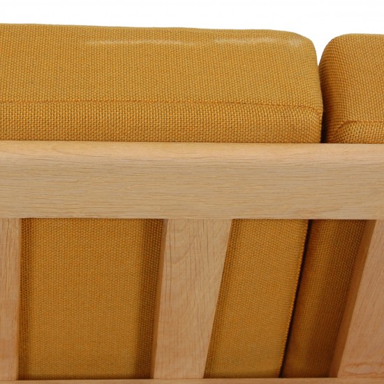 Hans Wegner 3-personers Cigar sofa af eg og gult stof