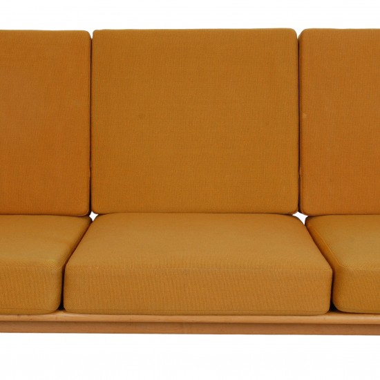Hans Wegner 3-personers Cigar sofa af eg og gult stof